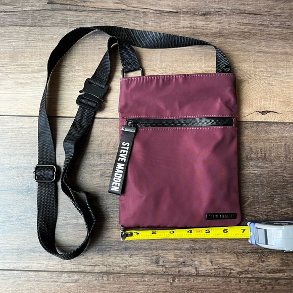 Steve Madden Zip Top Crossbody Bag 9X7” in Oxblood. Great for travel, phone! - Picture 7 of 11